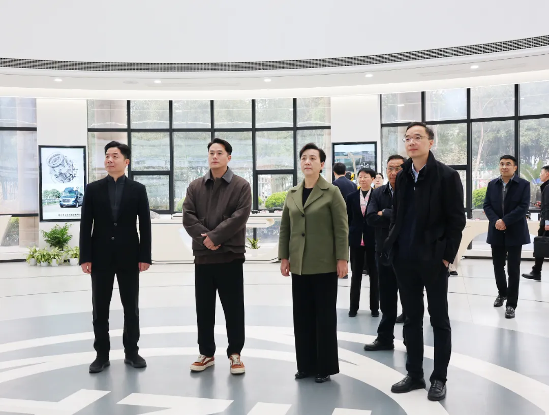 Wang Wenxu, président du comité municipal de Hangzhou de la Conférence consultative politique du peuple chinois (CCPPC), enquête sur Zhaofeng Co., Ltd.