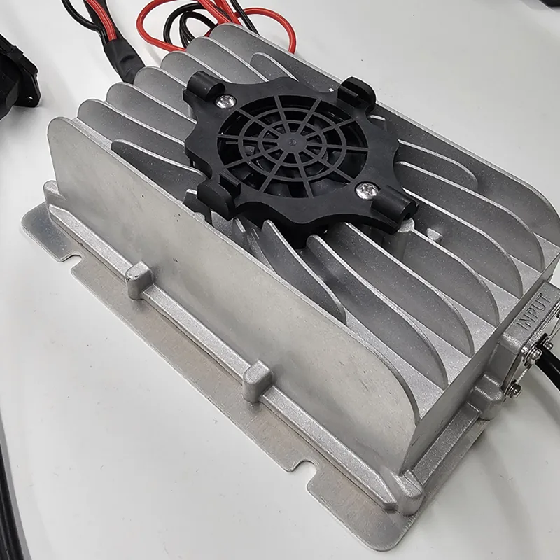 Chargeur rapide exclusif pour voiturette de golf haute puissance 600 W